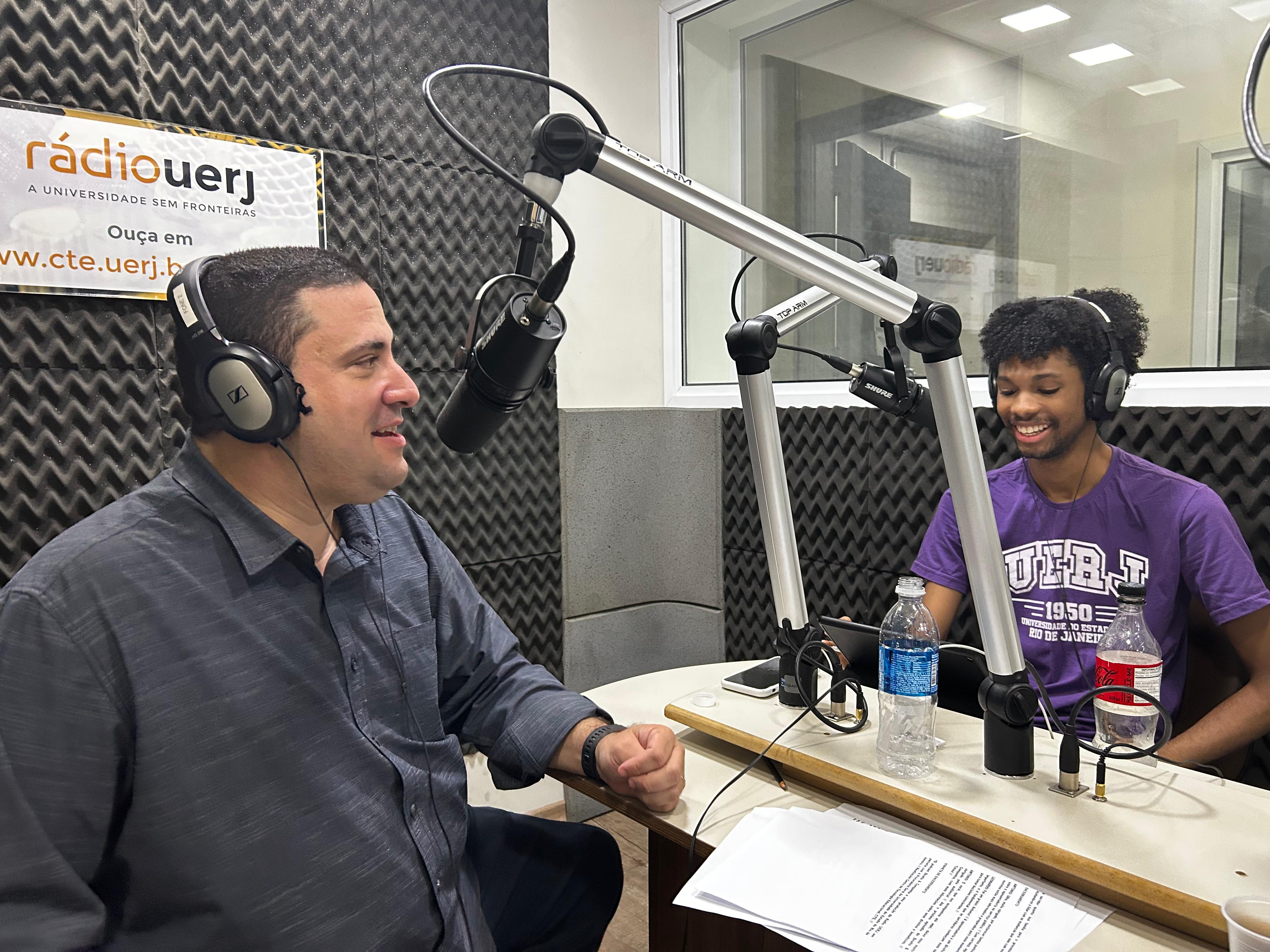 Rádio UERJ e a produção de conhecimento sonoro.